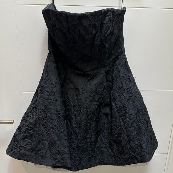 Elle By RW&CO Strapless Open Back Floral Embossed Cocktail Mini Dress - Picture 4 of 7